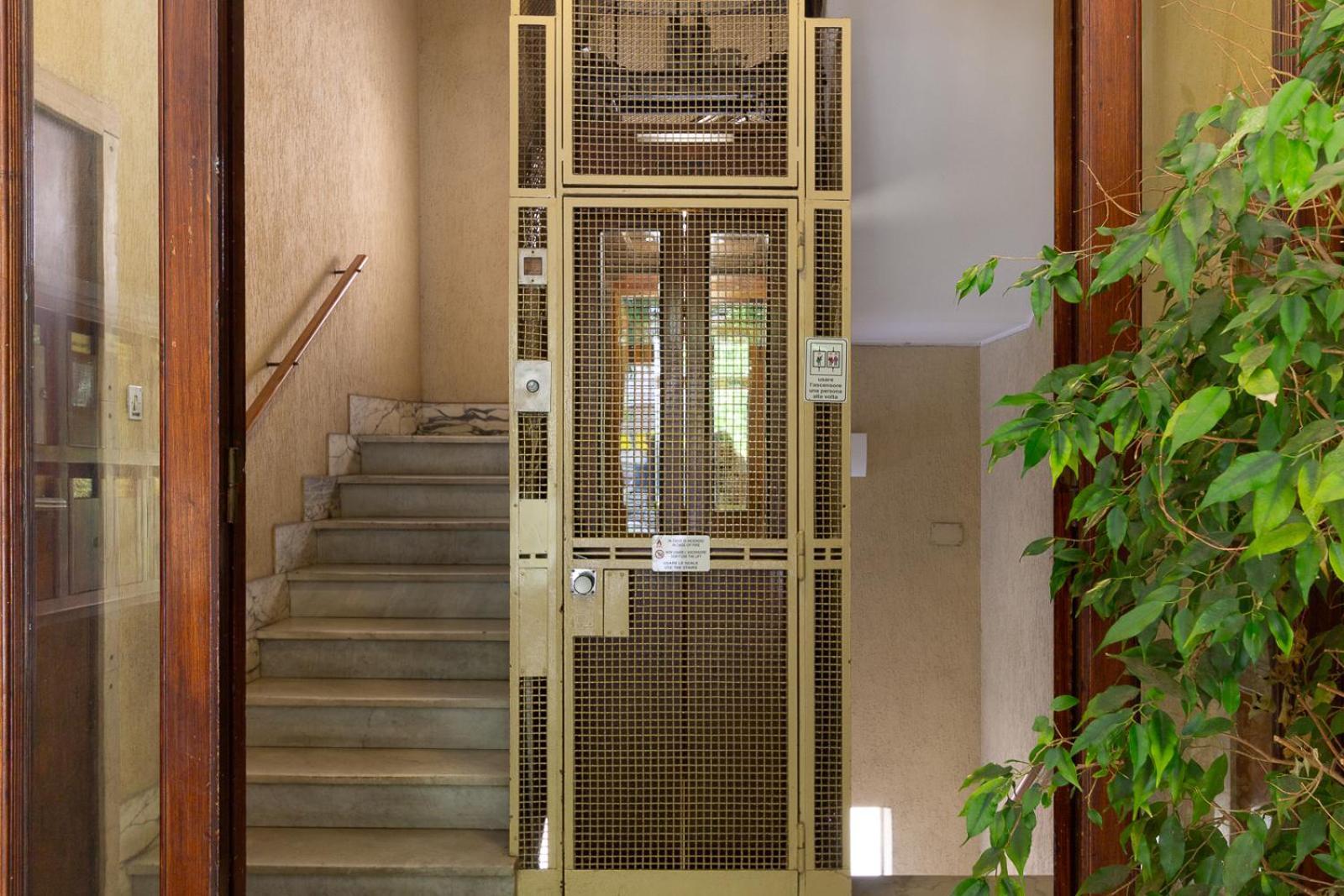 Aureum Convivium Hotel Рим Екстериор снимка